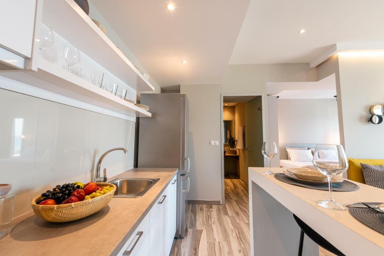 Valtes Luxurious * Mpoukaris
